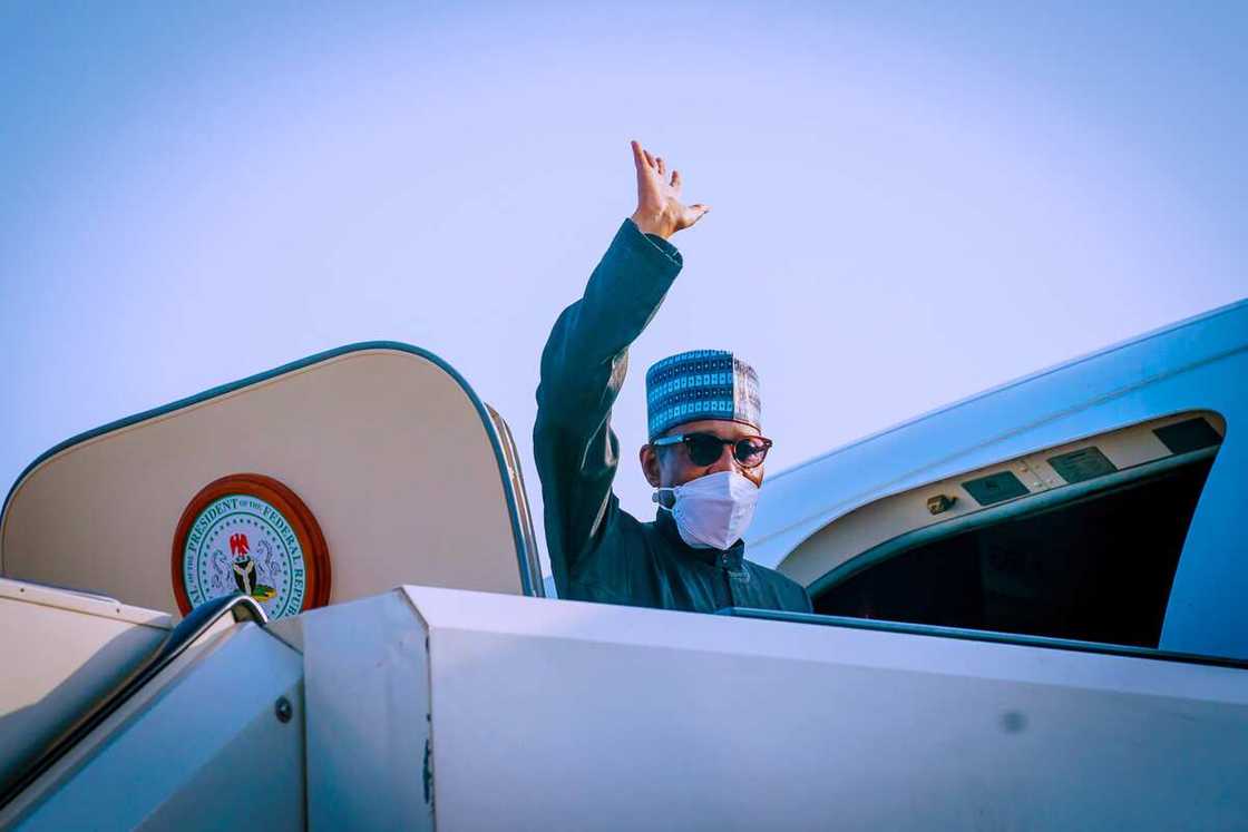 Hotunan tafiyar shugaba Buhari zuwa kasar Amurka domin halartar taro Hotunan tafiyar shugaba Buhari zuwa kasar Amurka domin halartar taro