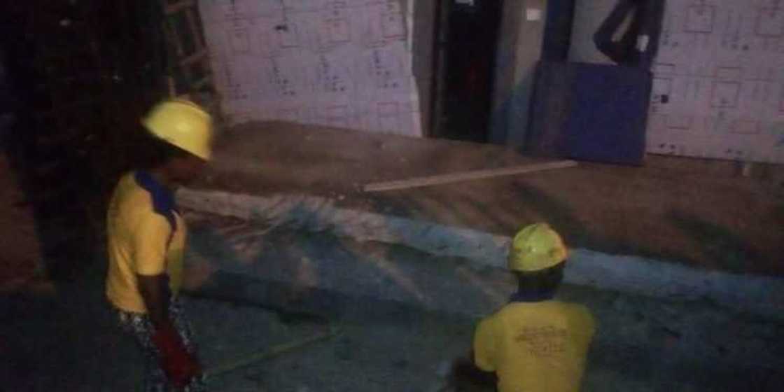 Yanzu-yanzu: Lebura ya mutu yayin da ginin banki ya rufto masa a Legas Yanzu-yanzu: Lebura ya mutu yayin da ginin banki ya rufto masa a Legas