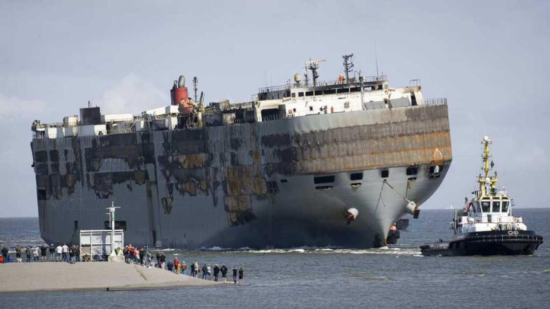 The fire-stricken car carrier ship Fremantle Highway arrived at Eemshaven port on Thursday The fire-stricken car carrier ship Fremantle Highway arrived at Eemshaven port on Thursday