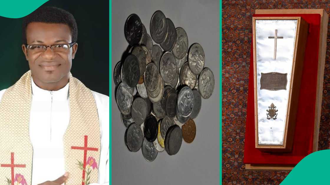 12 coins placed inside Pope Francis' coffin. 12 coins placed inside Pope Francis' coffin.