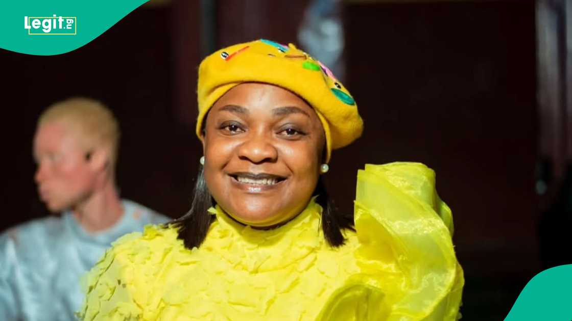 Bunmi Akinnaau Omije Ojumi seen seeking healing at crusade Bunmi Akinnaau Omije Ojumi seen seeking healing at crusade