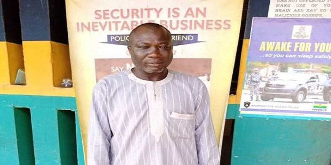 An kama basaraken da ya yi wa yar cikinsa fyade a Ogun An kama basaraken da ya yi wa yar cikinsa fyade a Ogun