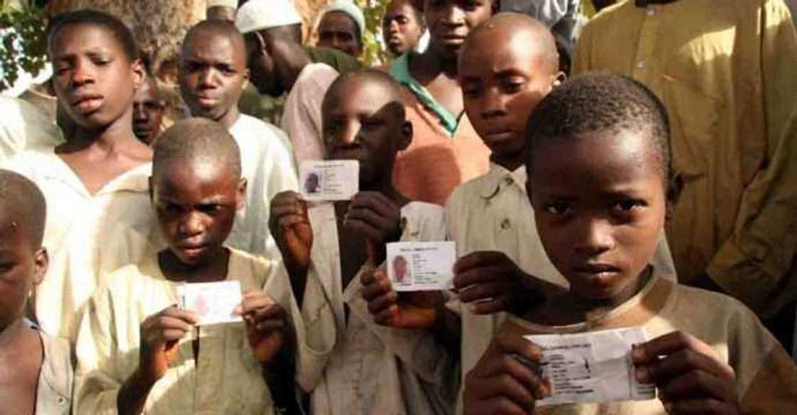 Mun cire sunayen kananan yara daga cikin rajistan zabe - INEC Mun cire sunayen kananan yara daga cikin rajistan zabe - INEC