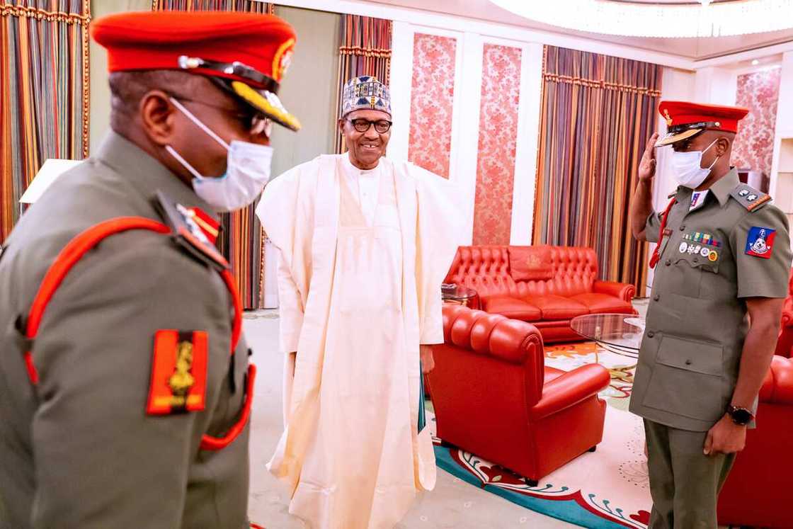 Sabon jami'i mai tsaron shugaban ƙasa (ADC) ya kama aikinsa a yau a Abuja Sabon jami'i mai tsaron shugaban ƙasa (ADC) ya kama aikinsa a yau a Abuja