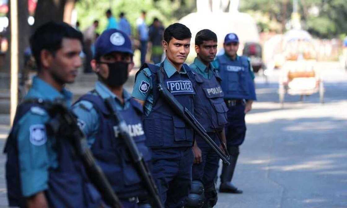 'Yan sandan kasar Bangladesh 'Yan sandan kasar Bangladesh