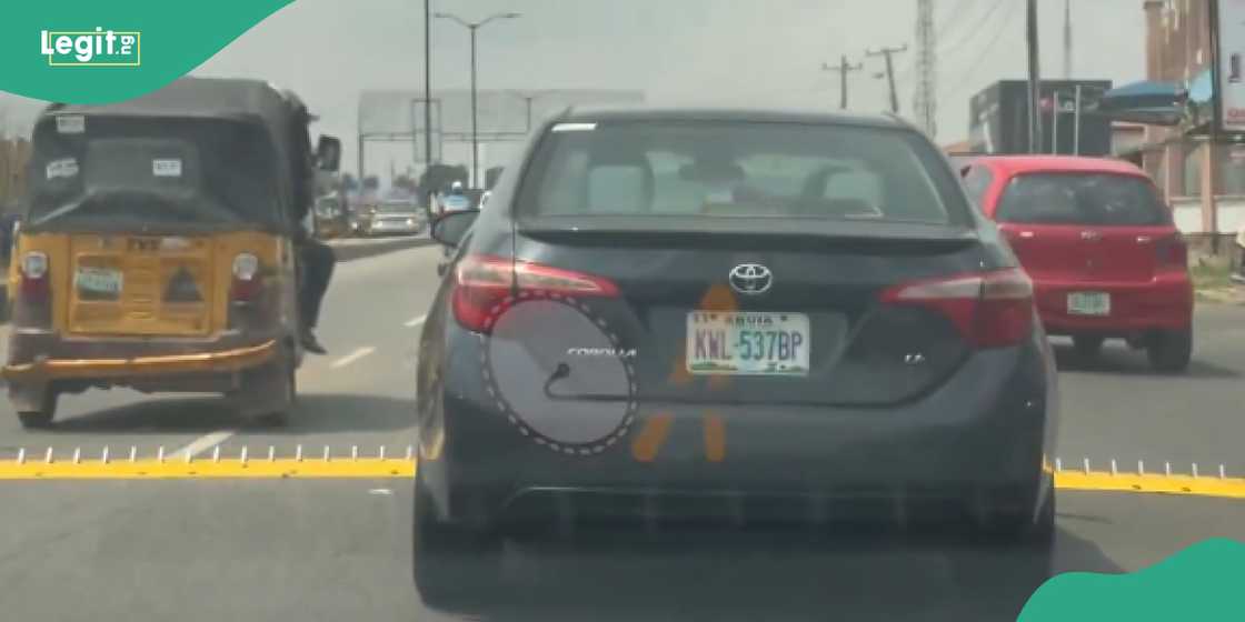 Vehicles on Oyo road