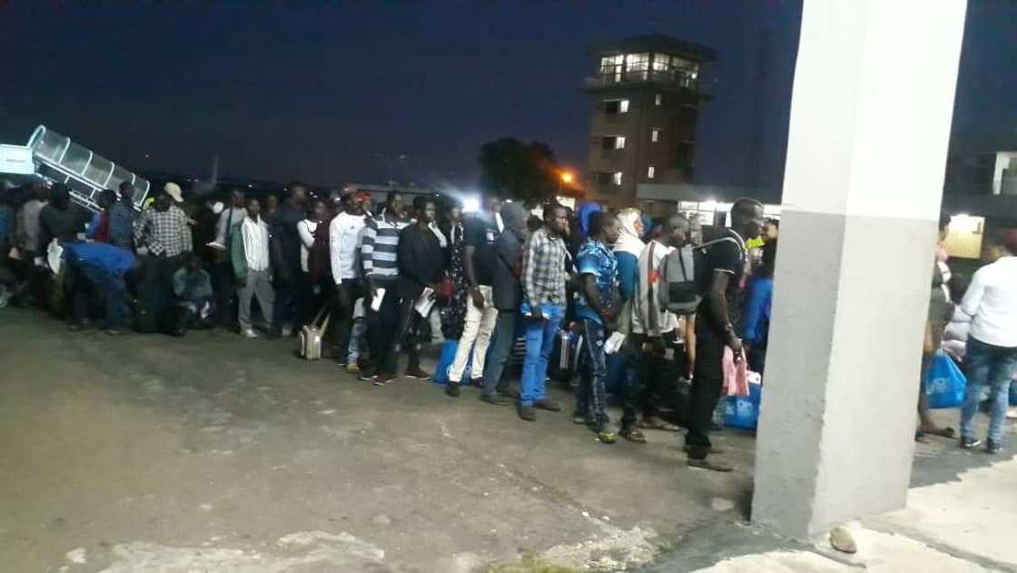 Nigeria at 59: Photo shows 161 Nigerians as they return from Libya on independence day Nigeria at 59: Photo shows 161 Nigerians as they return from Libya on independence day