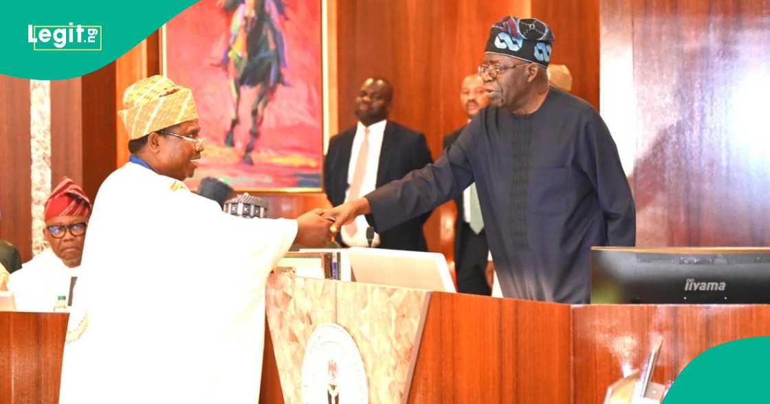 Tinubu da shugaban INEC.