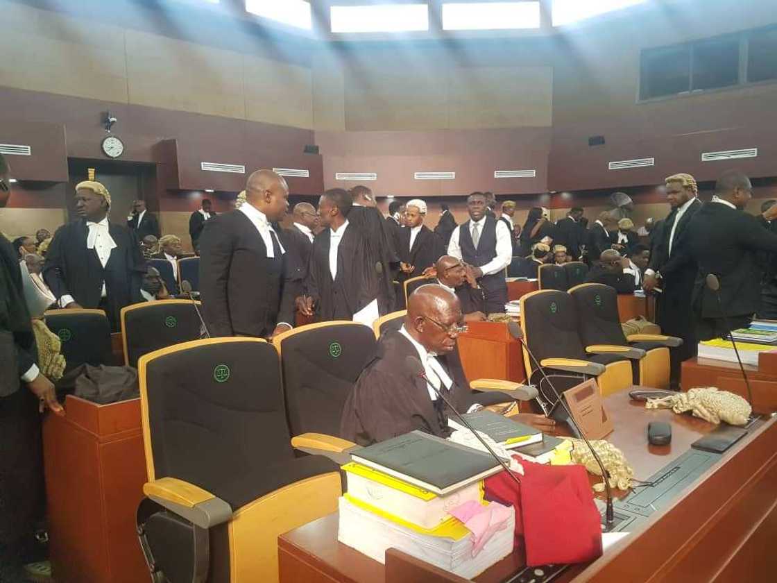 Da duminsa daga kotun koli: An dage zaman sake duba shariar Zamfara zuwa 2 ga Maris Da duminsa daga kotun koli: An dage zaman sake duba shariar Zamfara zuwa 2 ga Maris