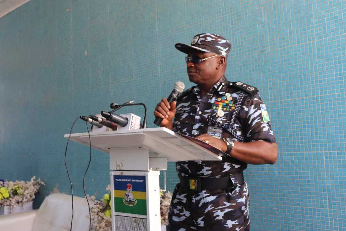 Rundunar Yan Sanda Sun sheƙe wasu yan fashin teku 4 a jihar Akwa Ibom Rundunar Yan Sanda Sun sheƙe wasu yan fashin teku 4 a jihar Akwa Ibom