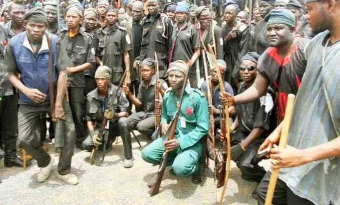 Mafaraunta sun ce yan bindiga sun kewaye Jalingo. Mafaraunta sun ce yan bindiga sun kewaye Jalingo.