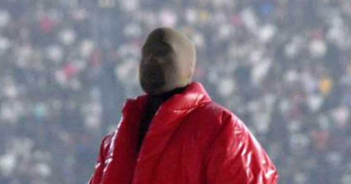 Kanye West urges Drake to join him on stage. Kanye West urges Drake to join him on stage.