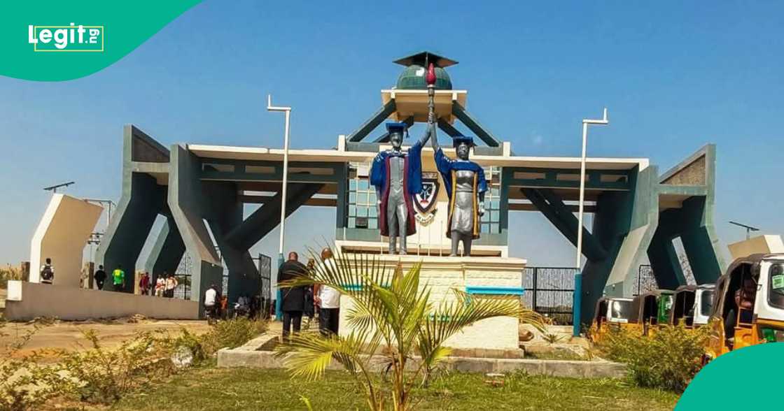 Jami'r Tarayya da ke Lokoja. Jami'r Tarayya da ke Lokoja.