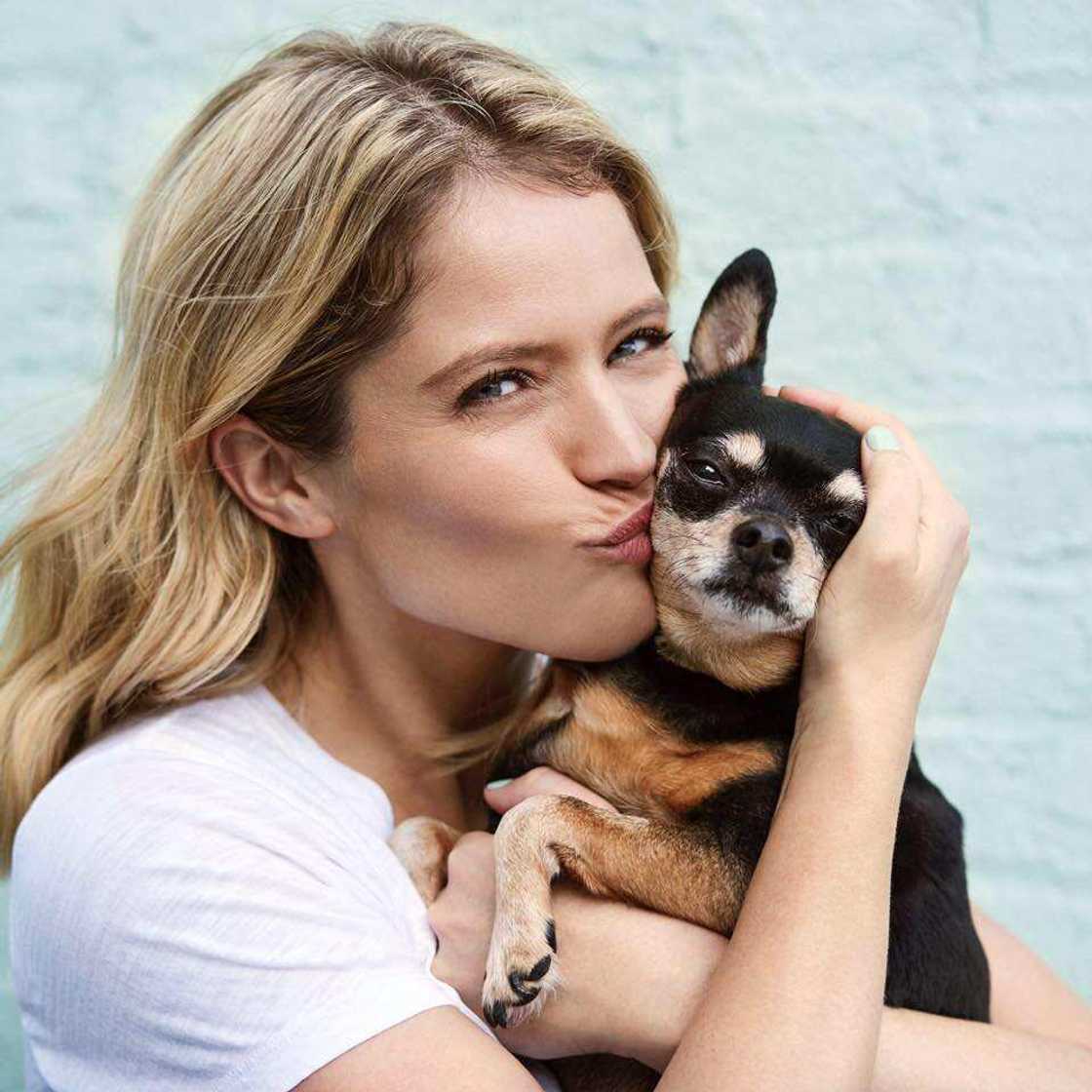 Sara Haines bio Sara Haines bio