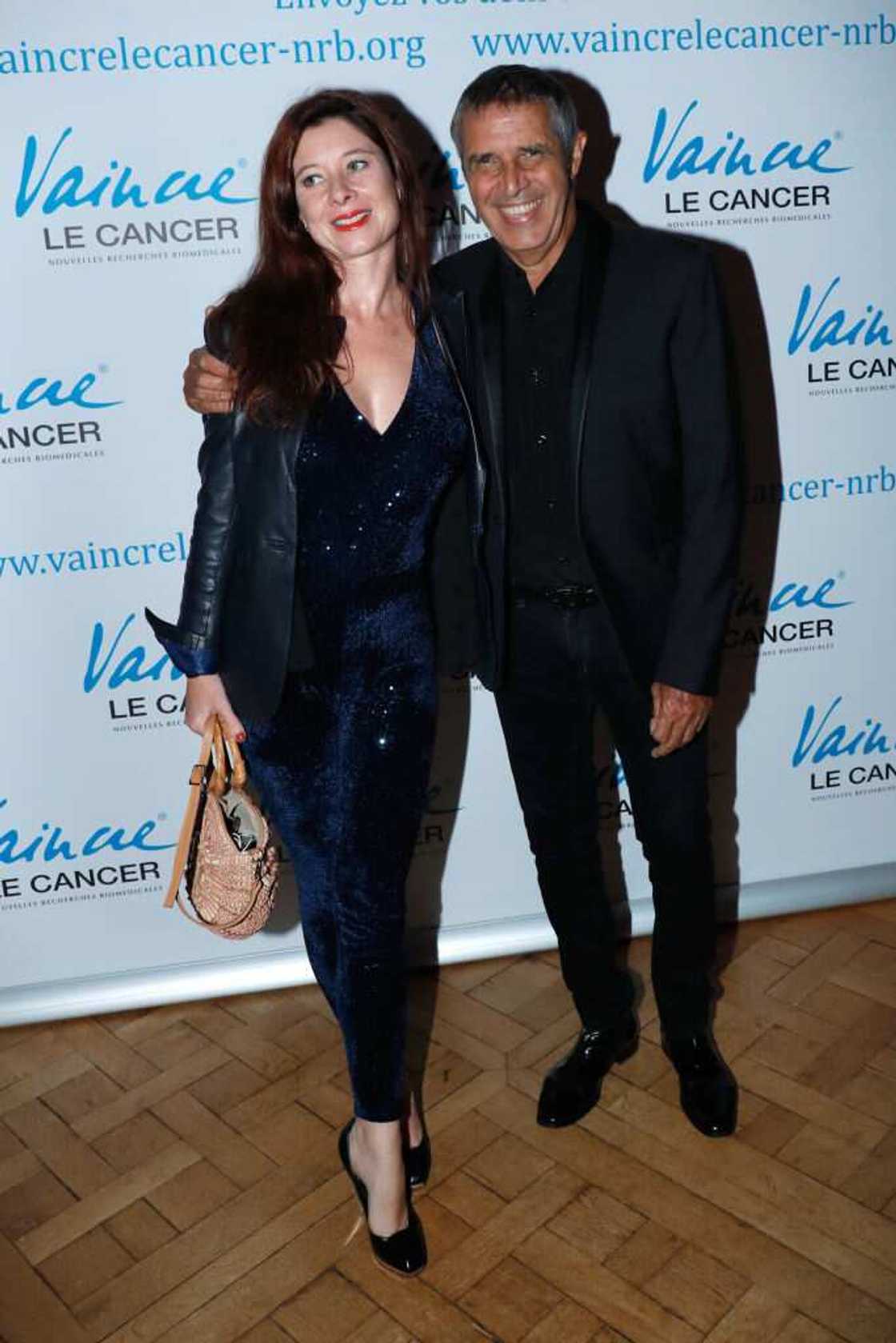 Le chanteur Julien Clerc et son épouse, l'auteur Hélène Gremillon, assistent à la soirée-bénéfice "Vaincre Le Cancer" au Cercle de l'Union Interalliée le 11 septembre 2018 à Paris, France. (Photo de Rindoff Petroff/Castel) Le chanteur Julien Clerc et son épouse, l'auteur Hélène Gremillon, assistent à la soirée-bénéfice "Vaincre Le Cancer" au Cercle de l'Union Interalliée le 11 septembre 2018 à Paris, France. (Photo de Rindoff Petroff/Castel)