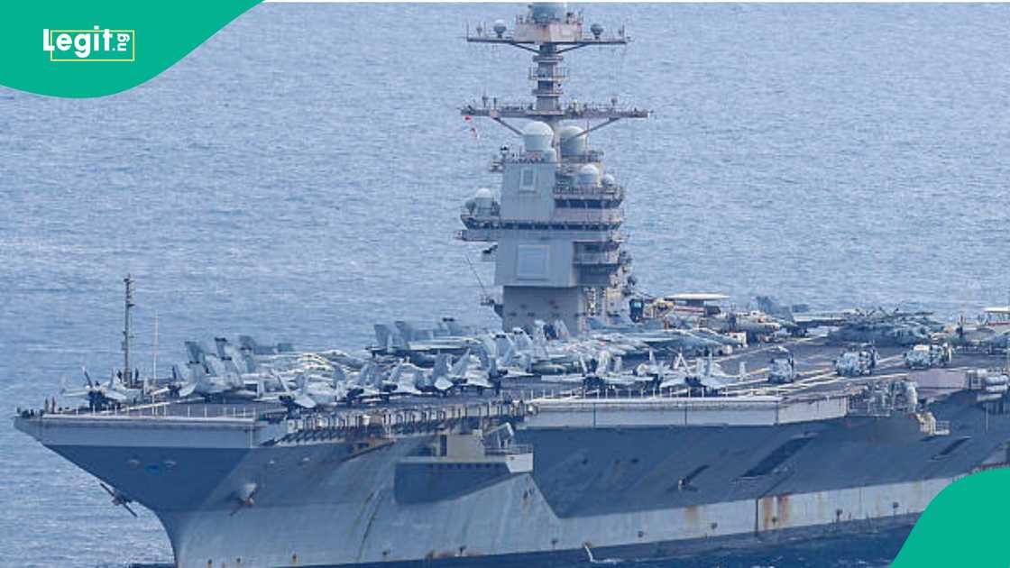 Jirgin Amurka na USS Abraham Lincoln Jirgin Amurka na USS Abraham Lincoln