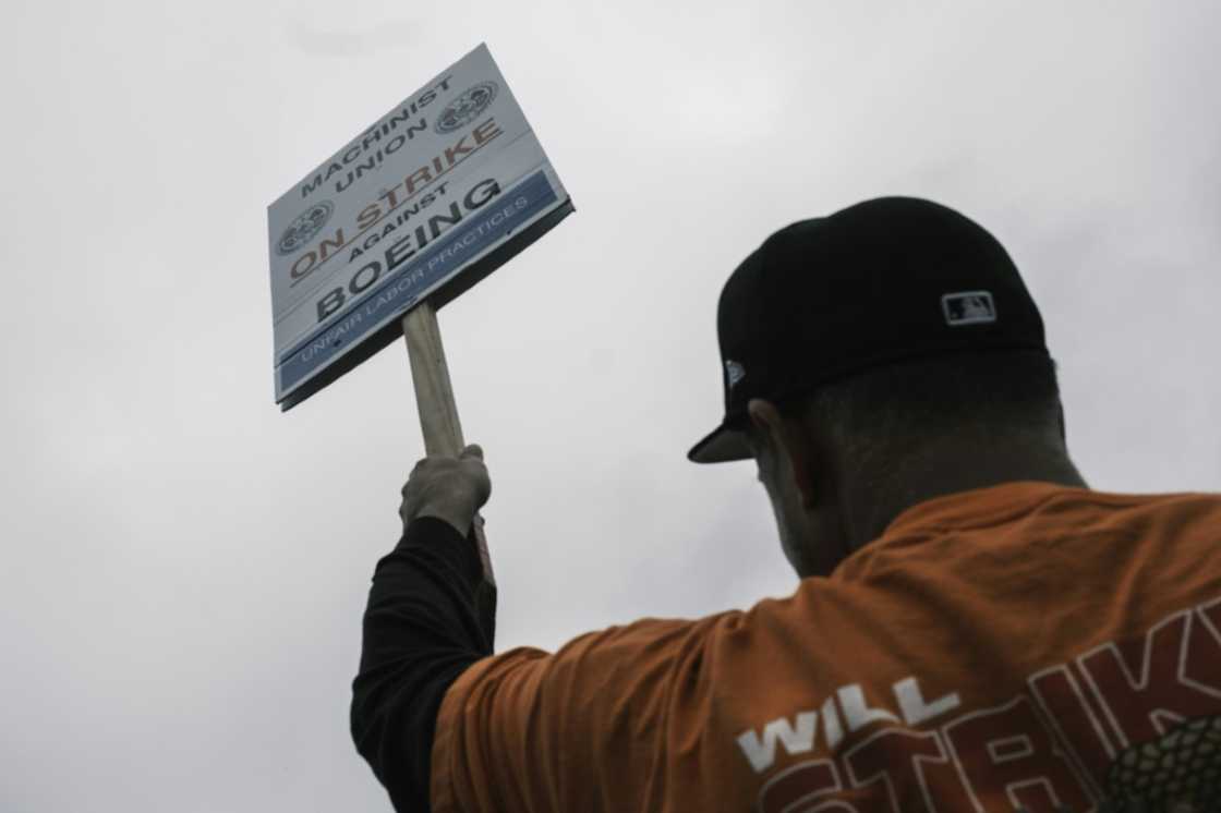 Striking Boeing workers clasp  rally astatine  the Boeing Portland Facility connected  September 19, 2024, successful  Portland, Oregon