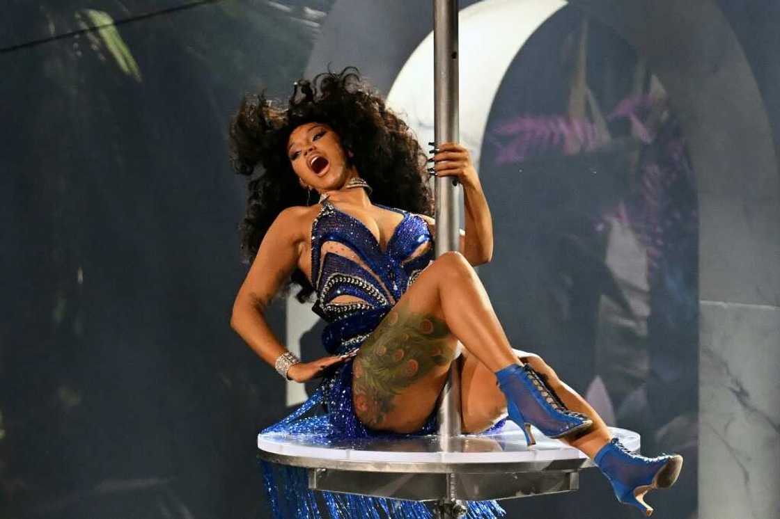 Cardi B and Megan Thee Stallion debuted the live version of their song "Bongos" at the MTV Video Music Awards Cardi B and Megan Thee Stallion debuted the live version of their song "Bongos" at the MTV Video Music Awards