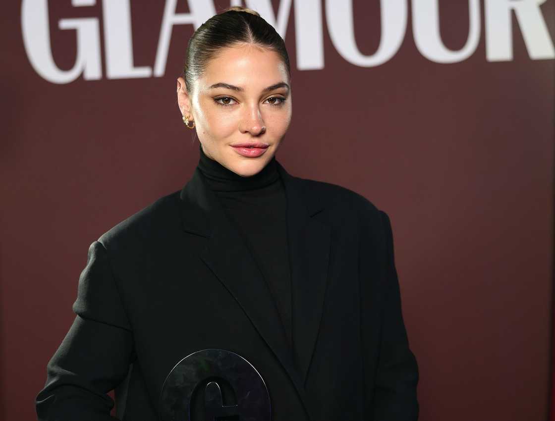 Madelyn Cline poses at the Glamour Women Of The Year Award Madelyn Cline poses at the Glamour Women Of The Year Award
