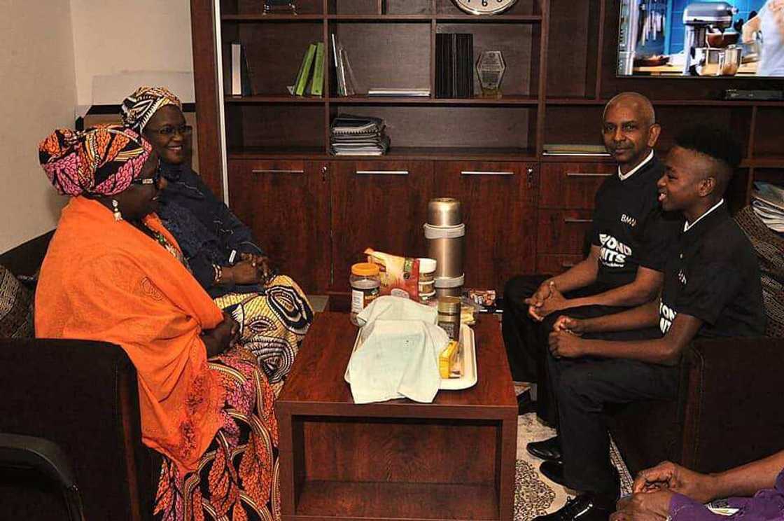 Bawan Turawan Ingila: Joshua Beckford, yaro dan baiwa ya isa jihar Kaduba (Hotuna) Bawan Turawan Ingila: Joshua Beckford, yaro dan baiwa ya isa jihar Kaduba (Hotuna)