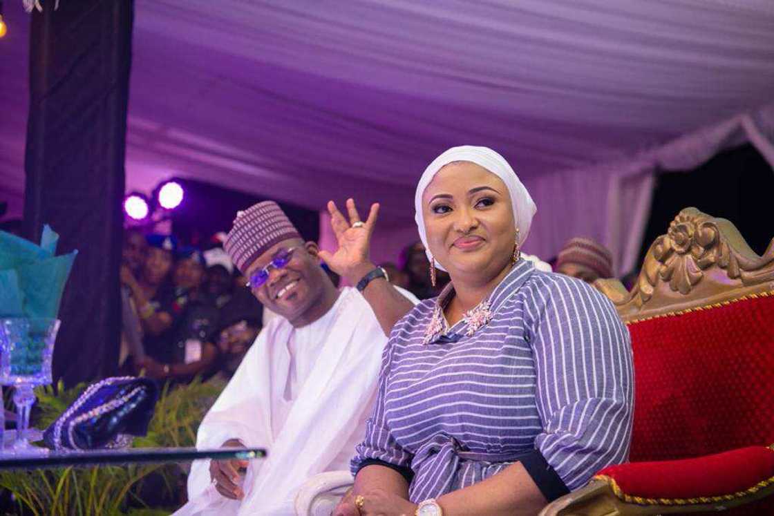 I Can't Come and Die: Kogi Governor Yahaya Bello Says as He Eats Bread and Tea in the Kitchen, Video Sparks Reactions I Can't Come and Die: Kogi Governor Yahaya Bello Says as He Eats Bread and Tea in the Kitchen, Video Sparks Reactions