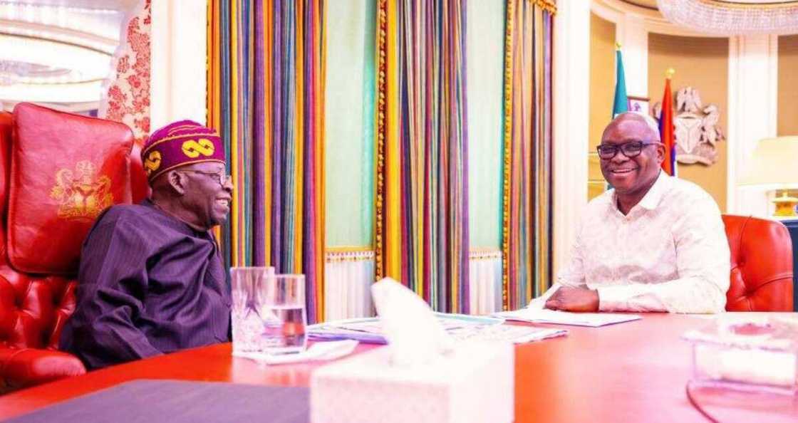 Hadimin Atiku ya zargi Fayose da nemawa dansa mukami wajen Tinubu Hadimin Atiku ya zargi Fayose da nemawa dansa mukami wajen Tinubu