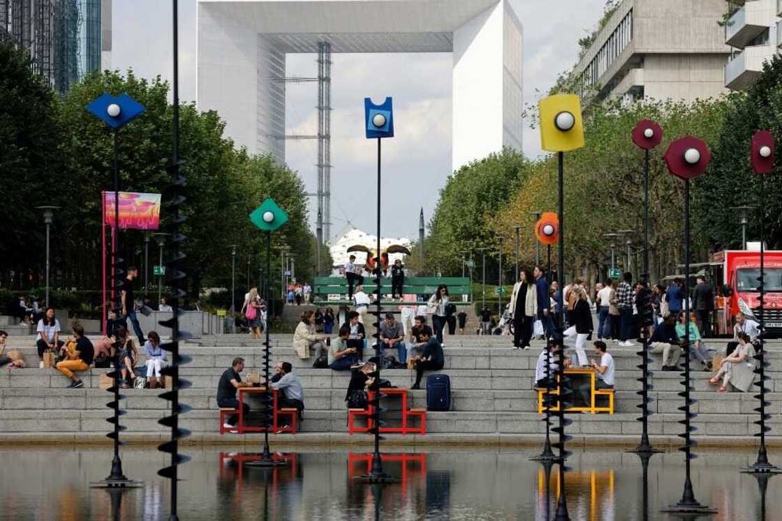 The pond is a popular spot to lunch on nice days but the business district does not have all the amenities of a typical university campus, such as a subsidised student cafeteria The pond is a popular spot to lunch on nice days but the business district does not have all the amenities of a typical university campus, such as a subsidised student cafeteria