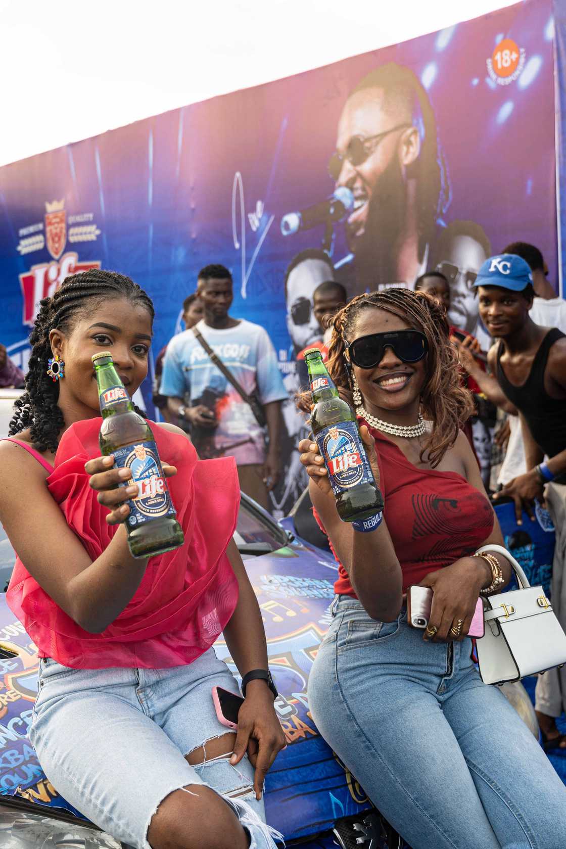 Life Fiesta: How Life Lager Beer Delivered a Full Shutdown in Aba with Flavour Live In Concert Life Fiesta: How Life Lager Beer Delivered a Full Shutdown in Aba with Flavour Live In Concert