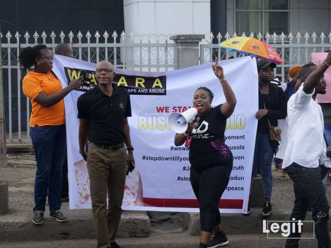 HAPPENING NOW: Heavy police presence at Lagos COZA church as Nigerians protest against Fatoyinbo (photos)