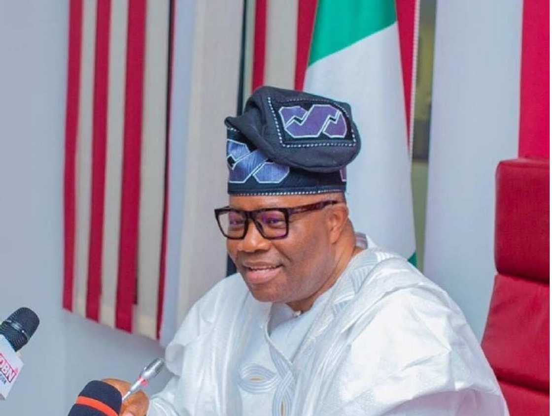 Akpabio ya ce Tinubu zai karawa ma'aikata albashi Akpabio ya ce Tinubu zai karawa ma'aikata albashi