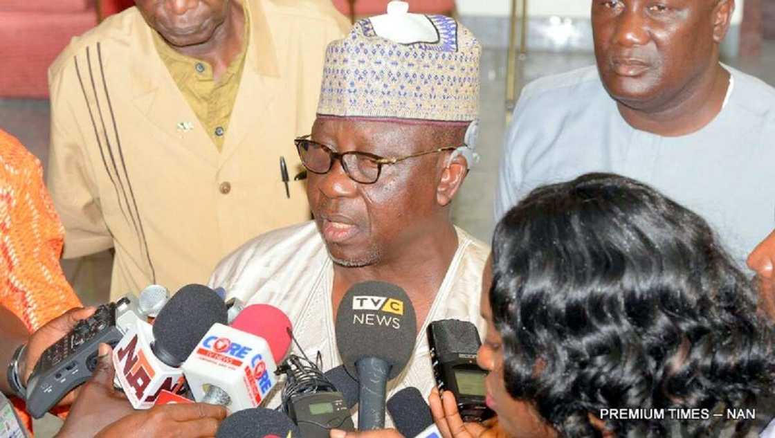 Sanata Al-Makura ya karya jita-jitan cewa EFCC ta kame shi da matarsa, ya yi bayani