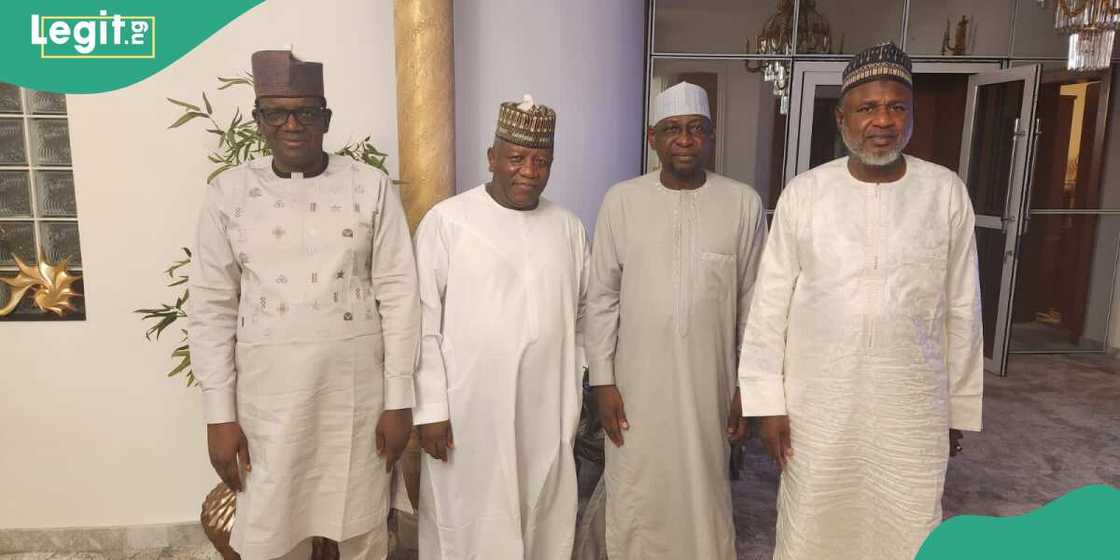 Tsofaffin gwamnonin Zamfara sun gana a Abuja Tsofaffin gwamnonin Zamfara sun gana a Abuja