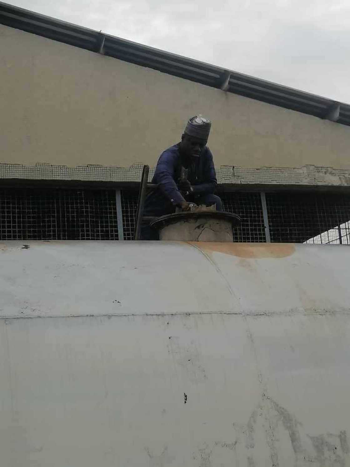 Drama as PS cleans in Abuja