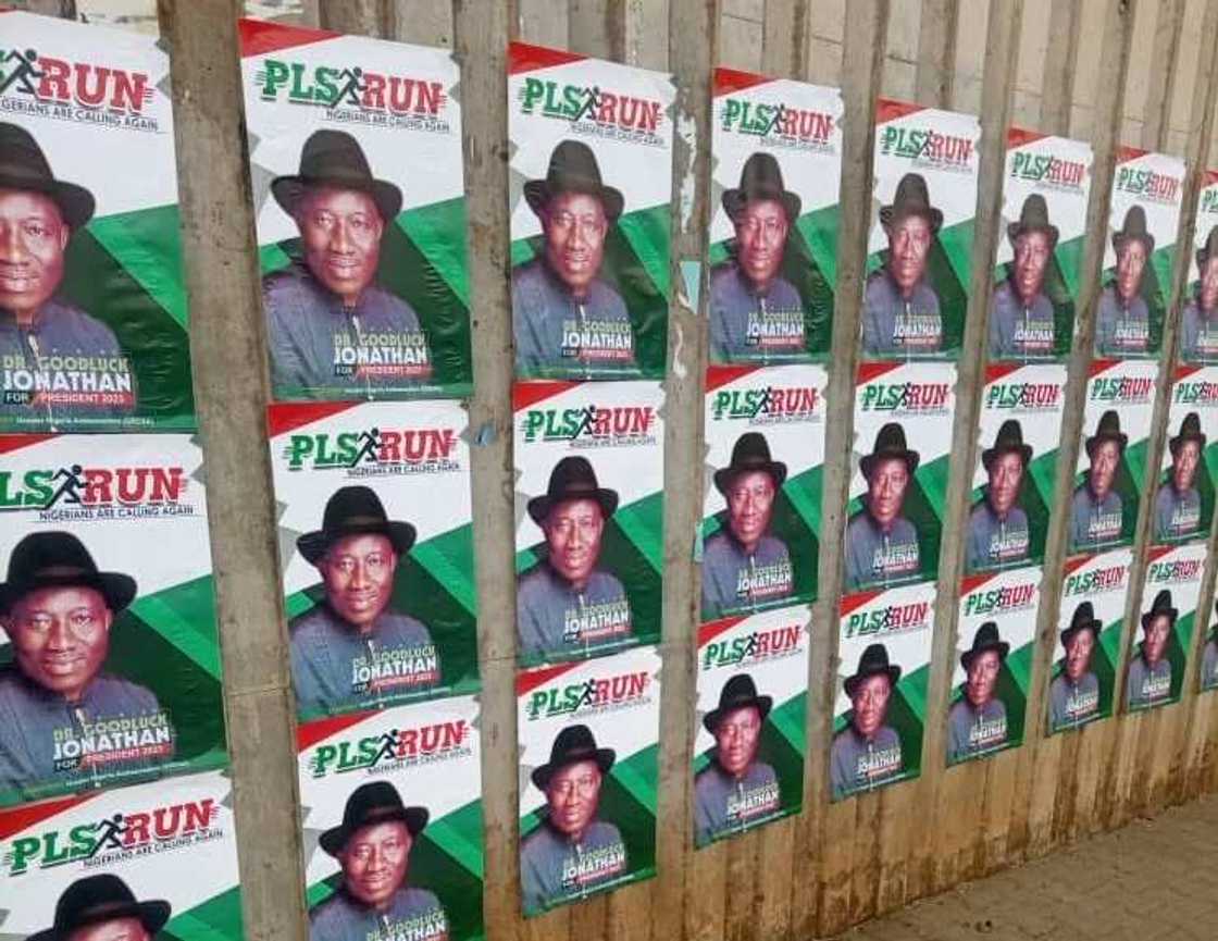 Dawo-dawo: Hotunan fostocin Jonathan sun karade titunan Abuja da Legas Dawo-dawo: Hotunan fostocin Jonathan sun karade titunan Abuja da Legas