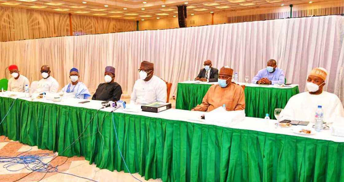 NGF ta bayyana ranar da za'a yi ma gwamnoni allurar rigakafin corona NGF ta bayyana ranar da za'a yi ma gwamnoni allurar rigakafin corona