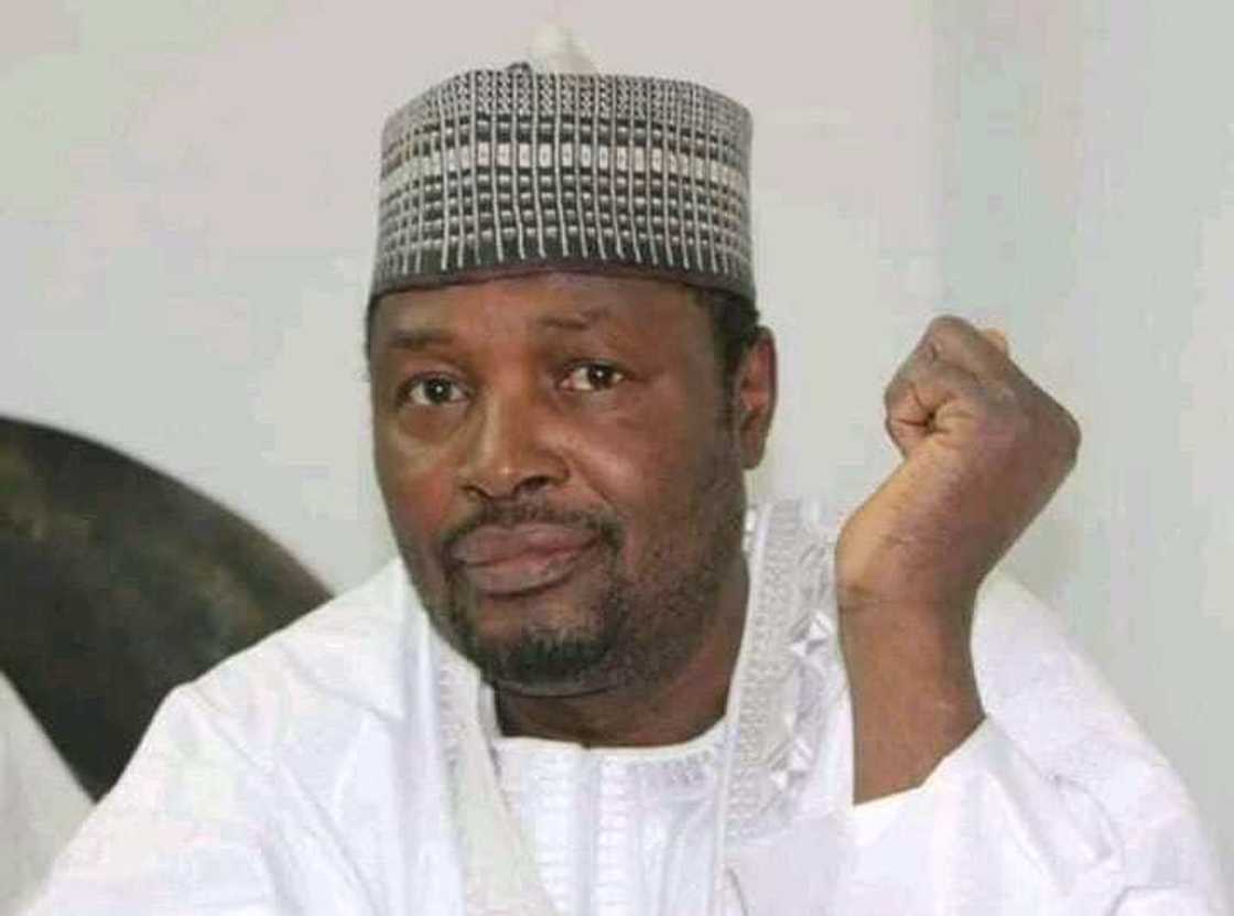 Hadimin Ganduje kan lamuran Addini, Alibaba, ya handame N16m na addu'an Malamai kan cutar Korona Hadimin Ganduje kan lamuran Addini, Alibaba, ya handame N16m na addu'an Malamai kan cutar Korona