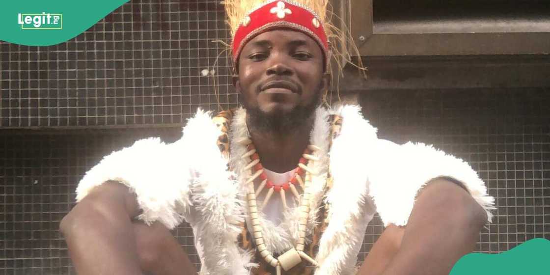 Ismail Temitope rocks a traditional outfit Ismail Temitope rocks a traditional outfit