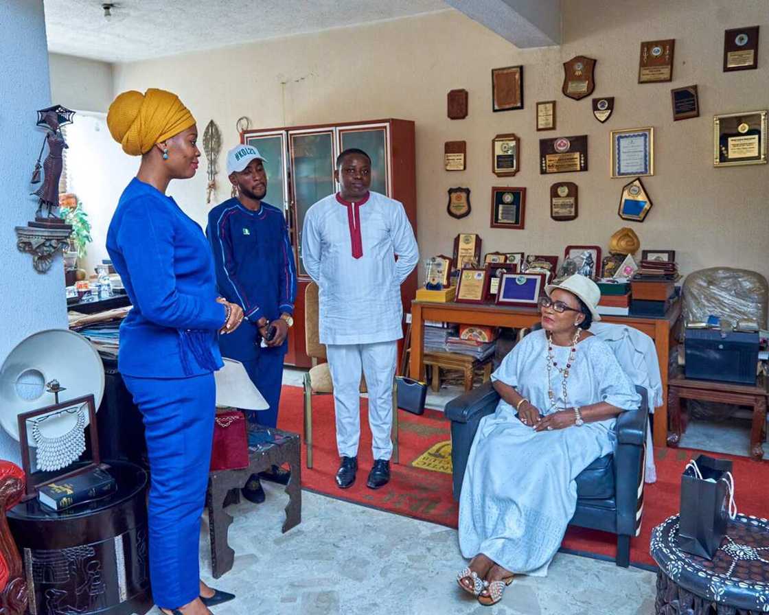 Power Comes Only from the Almighty - Erelu Kuti to Okunnu-Lamidi, 2023 Presidential Aspirant Power Comes Only from the Almighty - Erelu Kuti to Okunnu-Lamidi, 2023 Presidential Aspirant