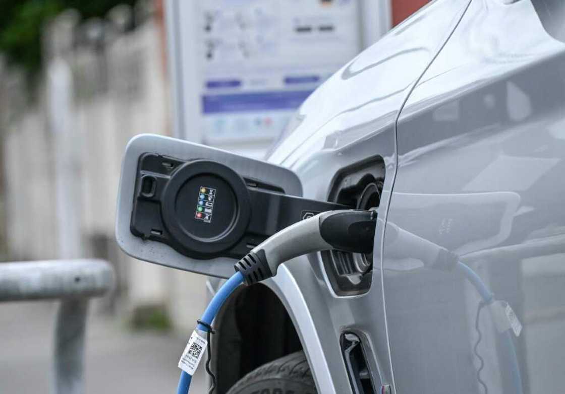 Encouraging the uptake of electric cars is part of the French government's new measures to reduce greenhouse gas emissions Encouraging the uptake of electric cars is part of the French government's new measures to reduce greenhouse gas emissions