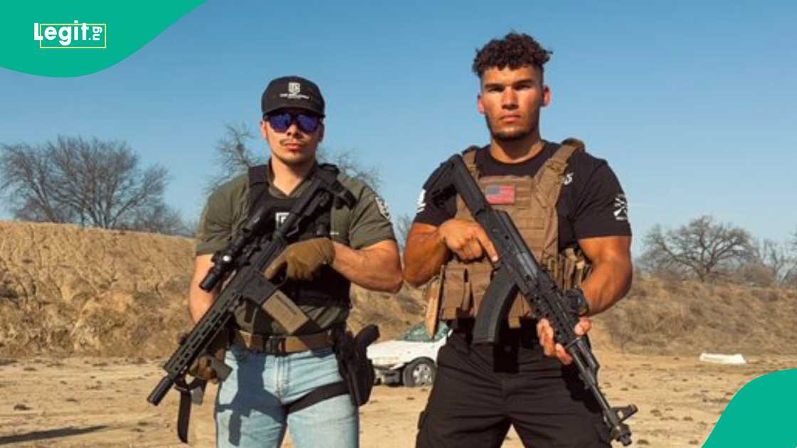 Alex Birbir dauke da bindiga