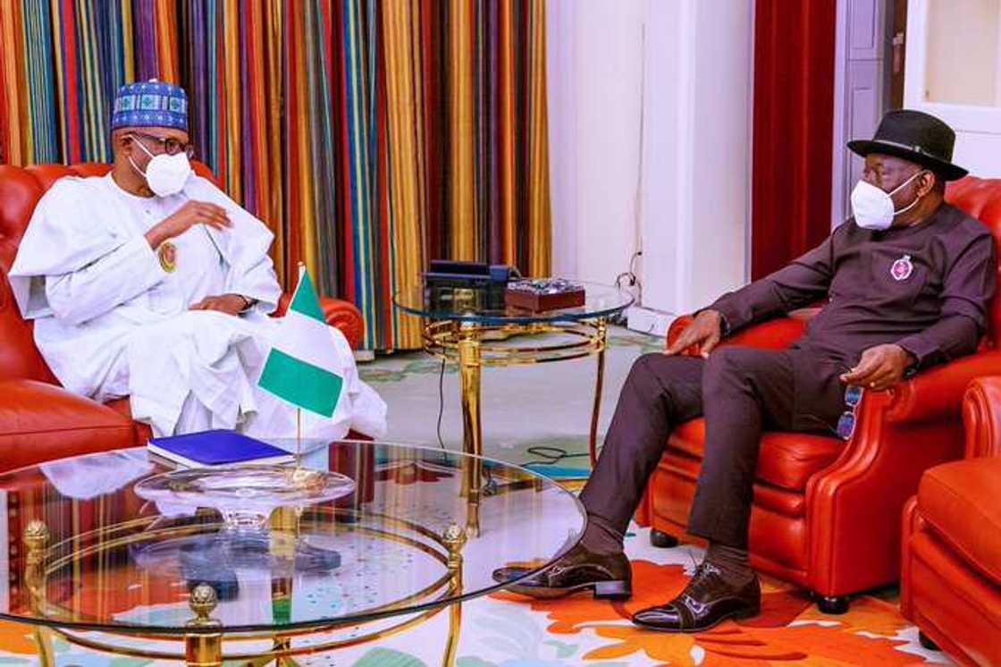 Goodluck Jonathan: Ex-president meets Buhari at Aso Rock Goodluck Jonathan: Ex-president meets Buhari at Aso Rock