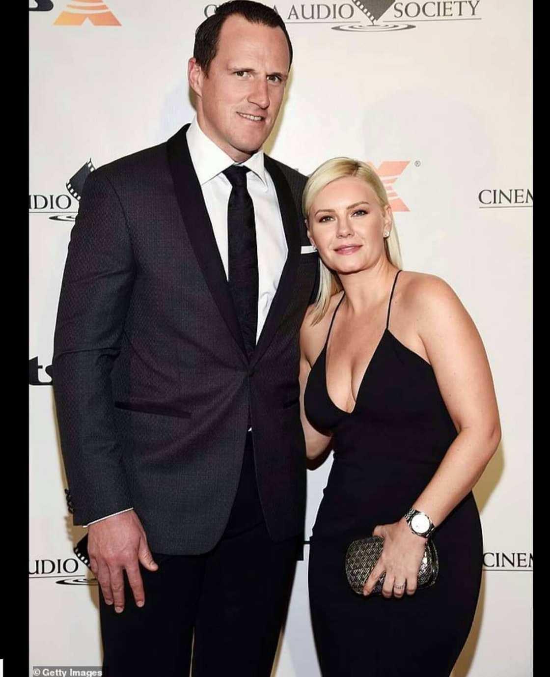 Elisha Cuthbert Elisha Cuthbert