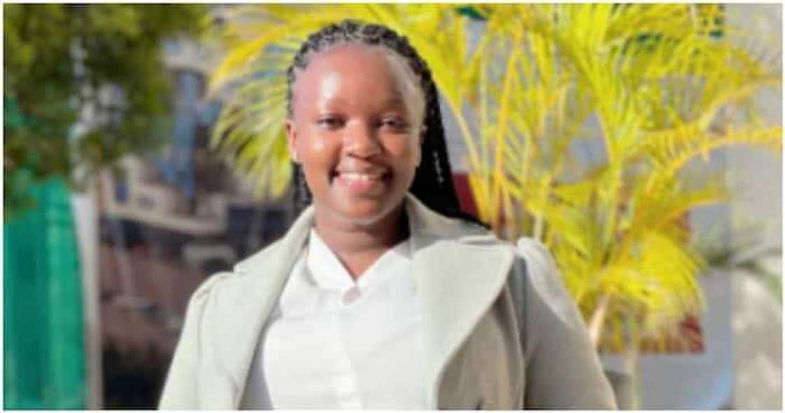 Zukekiyar budurwa na shirin siyar da motarta don daukar nauyin karatun saurayinta Zukekiyar budurwa na shirin siyar da motarta don daukar nauyin karatun saurayinta