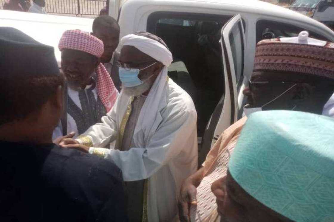 Popular cleric Sheik Gumi makes big prediction on banditry in north Popular cleric Sheik Gumi makes big prediction on banditry in north