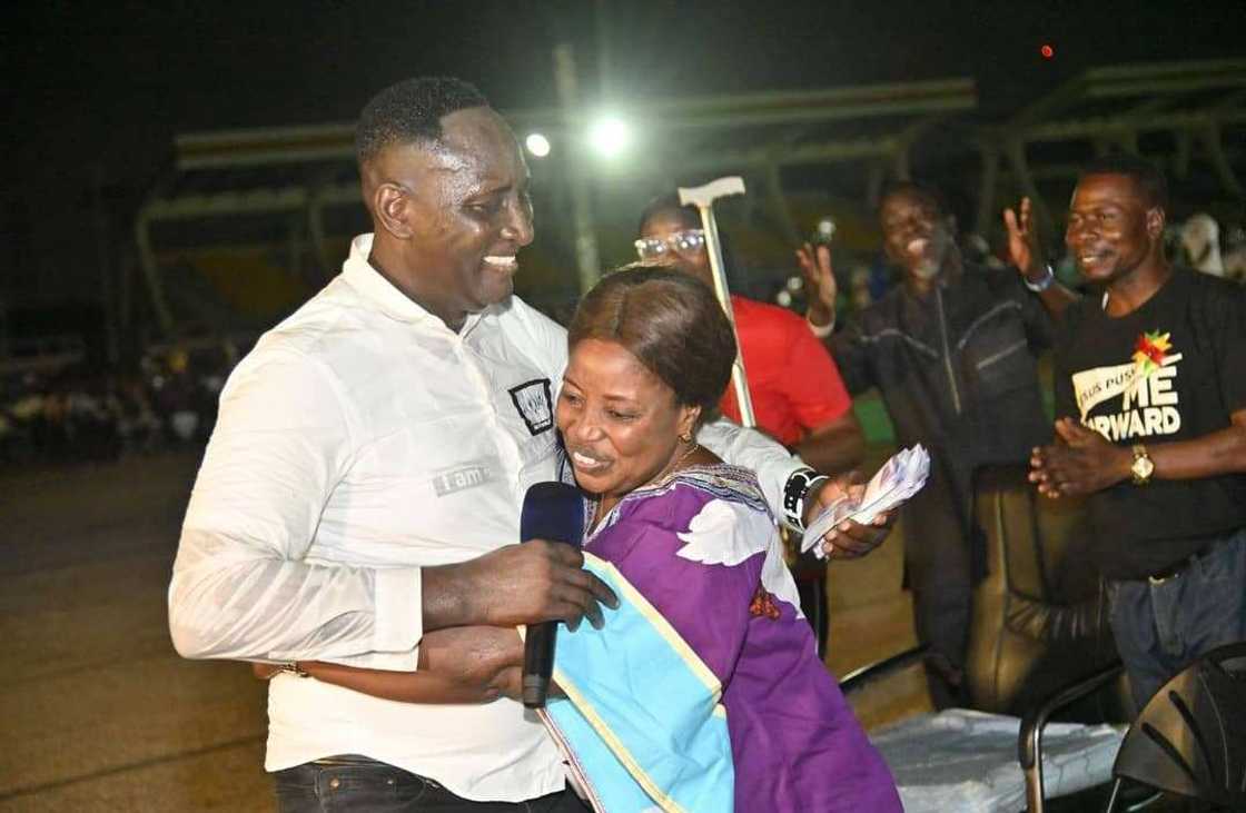 Flood Victims Rescued by Prophet Jeremiah Fufeyin Return Home with N5million Cash Gifts Flood Victims Rescued by Prophet Jeremiah Fufeyin Return Home with N5million Cash Gifts