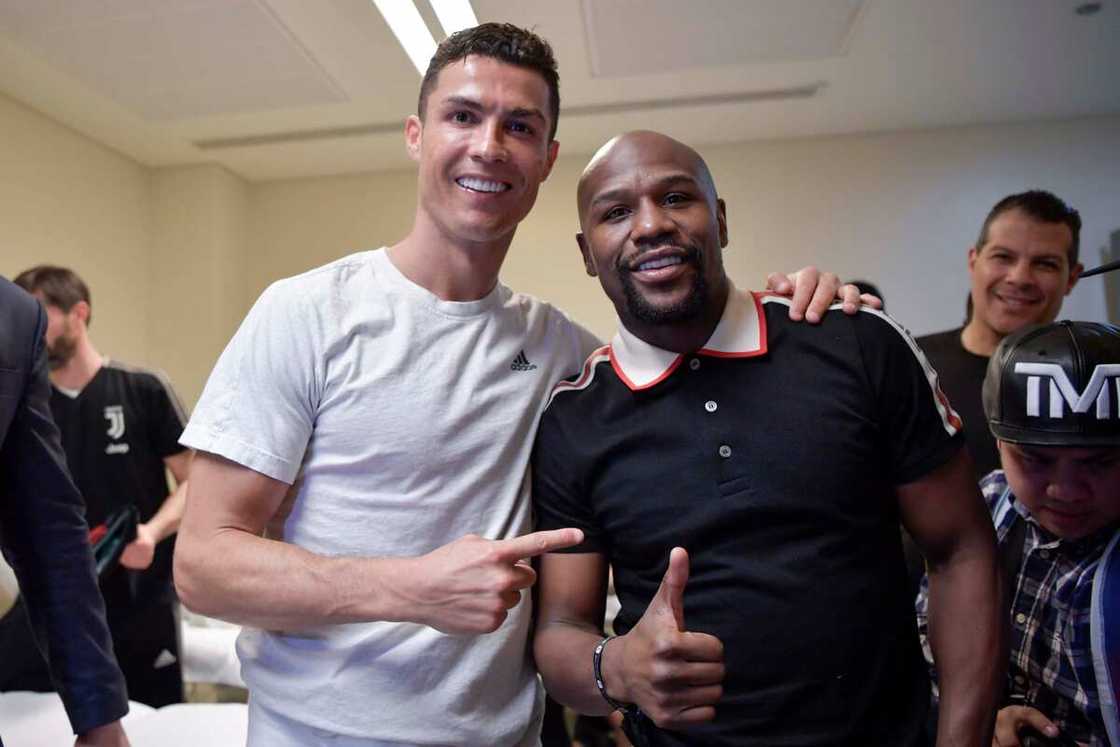 Cristiano Ronaldo jokingly tells Mayweather to give him Bugatti among his cars Cristiano Ronaldo jokingly tells Mayweather to give him Bugatti among his cars