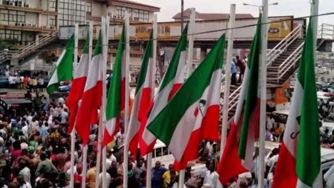 Jam'iyyar PDP ta rushe shugabanninta a jihohin Ebony da Ekiti Jam'iyyar PDP ta rushe shugabanninta a jihohin Ebony da Ekiti