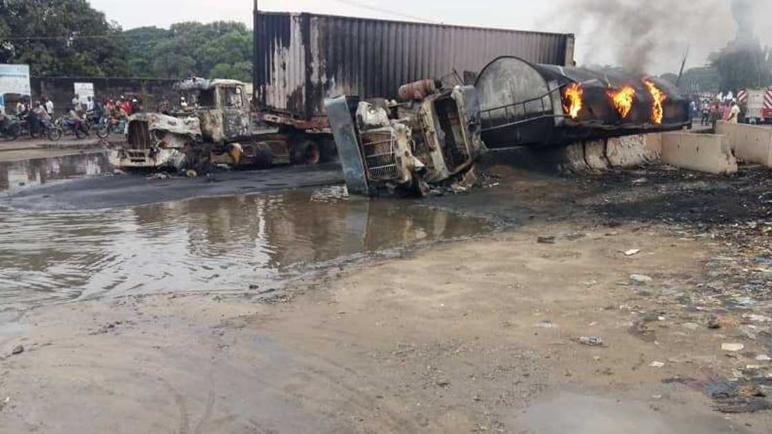 Bayan mutuwar mutane 23 a makon jiya; Tankar mai ta sake faduwa a Lokoja Bayan mutuwar mutane 23 a makon jiya; Tankar mai ta sake faduwa a Lokoja