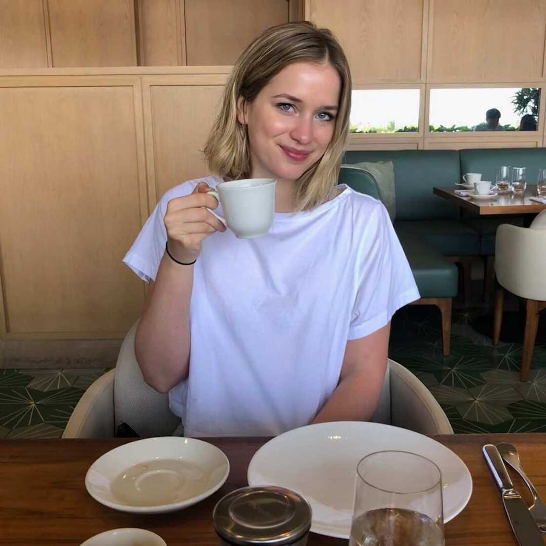 Elizabeth Lail hot