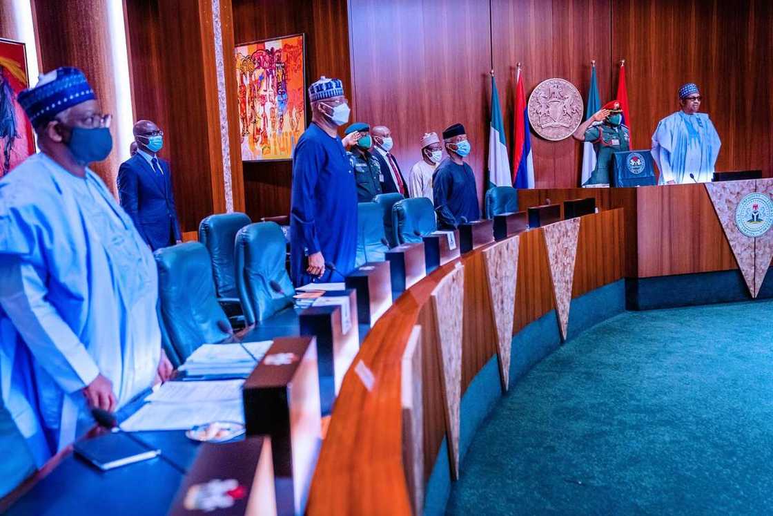 Breaking: Buhari, ministers, service chiefs hold security meeting Breaking: Buhari, ministers, service chiefs hold security meeting